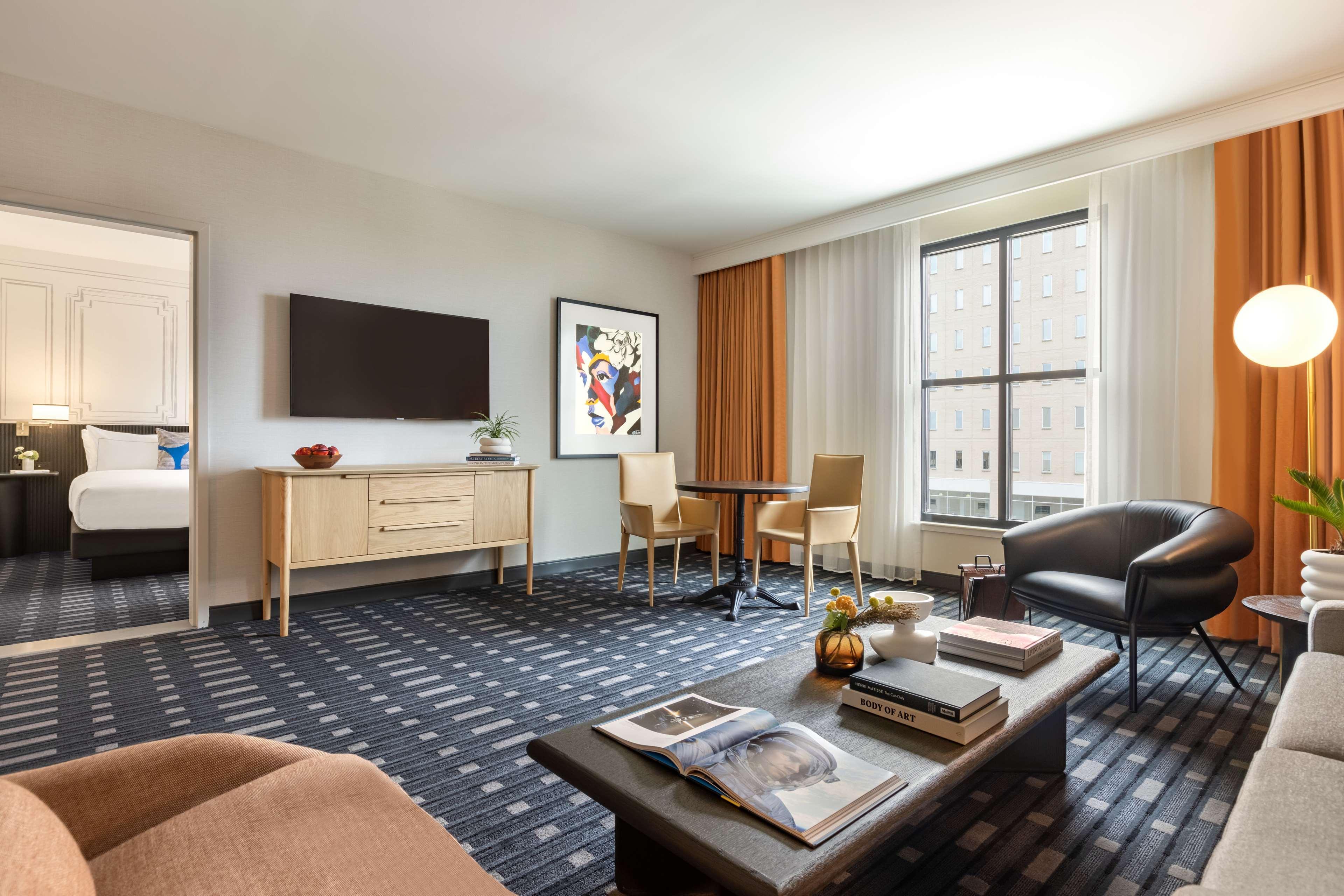 106 Jefferson Huntsville, Curio Collection By Hilton Exterior photo
