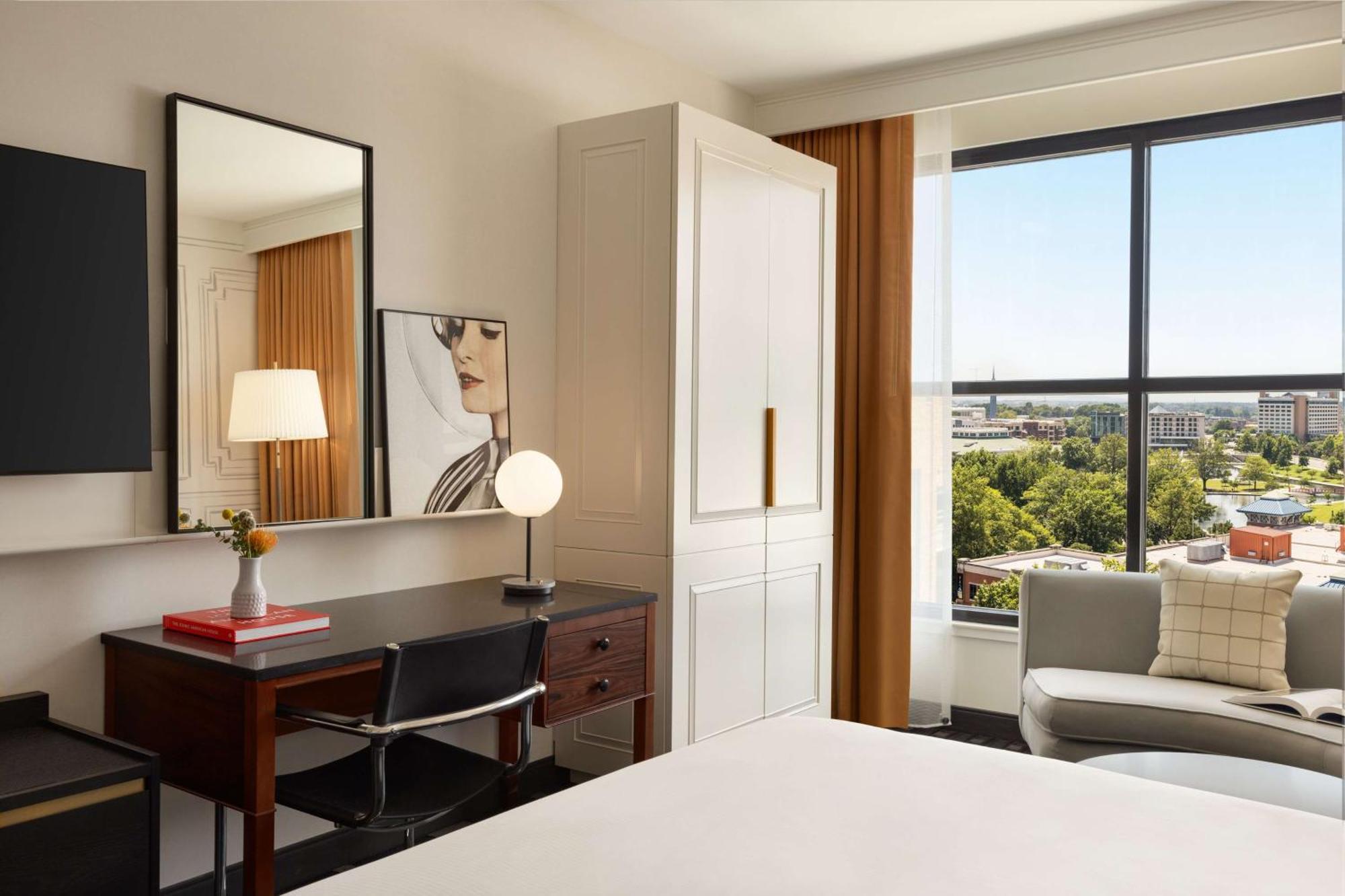 106 Jefferson Huntsville, Curio Collection By Hilton Exterior photo